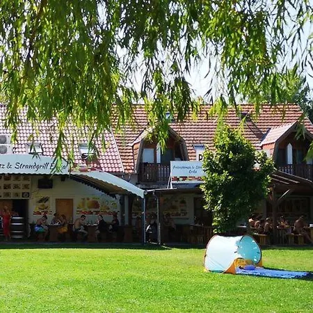 Strandi Apartmanok- Aranyhid Апартаменты *