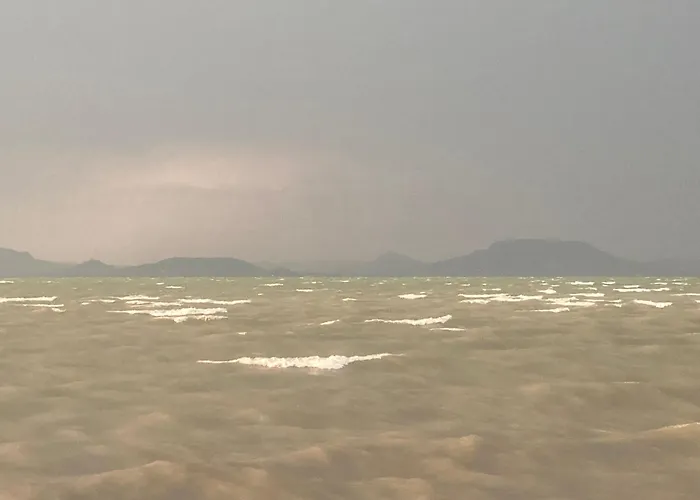 Strandi Apartmanok- Aranyhid Apartment Balatonmariafurdo